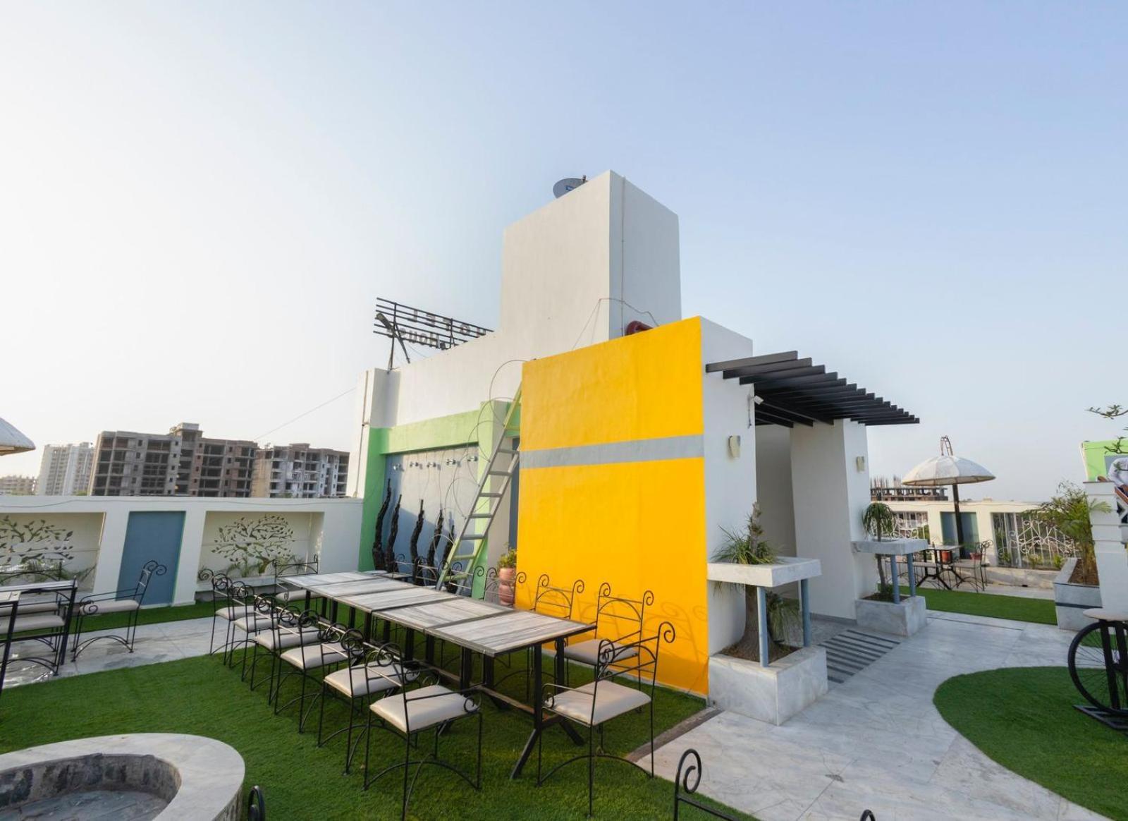 Hotel Sahibs The Lighthouse Agra  Bagian luar foto
