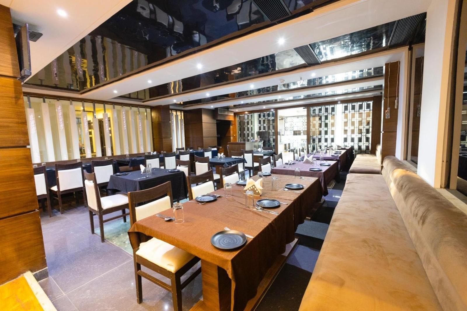 Hotel Sahibs The Lighthouse Agra  Bagian luar foto